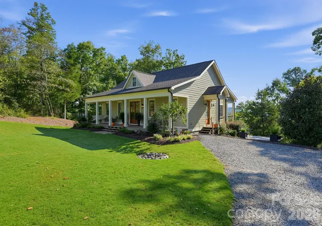 Photo 4 of Single family home for sale at 180 Duck Cvs Rd, Belmont, NC 28012 | MLS# 4431130 | Listing updated on 2026-10-04