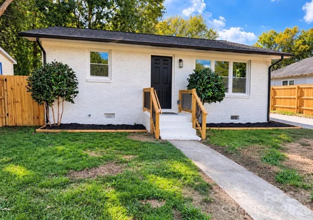 Photo 2 of Single family home for sale at 108 Willow Lake Rd N, Lancaster, SC 29720 | MLS# 4431131 | Listing updated on 2026-10-06