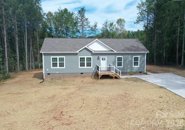 Photo 2 of Single family home for sale at 2026 Windigo St, Newton, NC 28658 | MLS# 4431143 | Listing updated on 2026-10-06