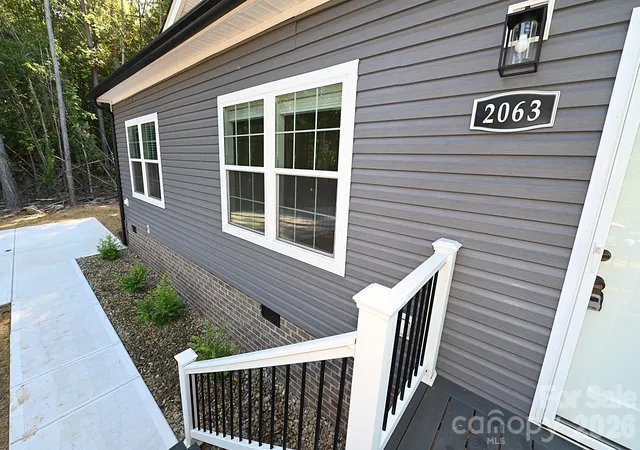 Photo 3 of Single family home for sale at 2063 Vance St, Newton, NC 28658 | MLS# 4431144 | Listing updated on 2026-10-06