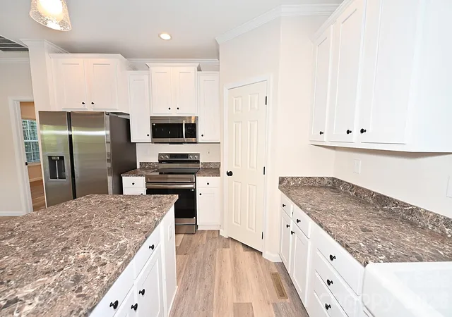 Photo 4 of Single family home for sale at 2063 Vance St, Newton, NC 28658 | MLS# 4431144 | Listing updated on 2026-10-06