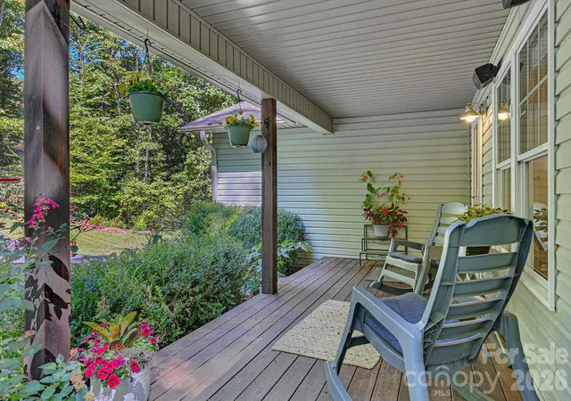 Photo 3 of Single family home for sale at 125 Rollins Pl Rd, Brevard, NC 28712 | MLS# 4431148 | Listing updated on 2026-10-07
