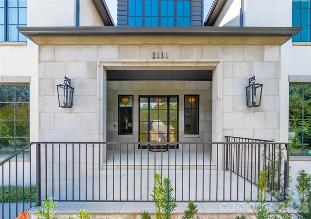 Photo 1 of Single family home for sale at 2111 Cortelyou Rd, Charlotte, NC 28211 | MLS# 4431155 | Listing updated on 2026-10-09