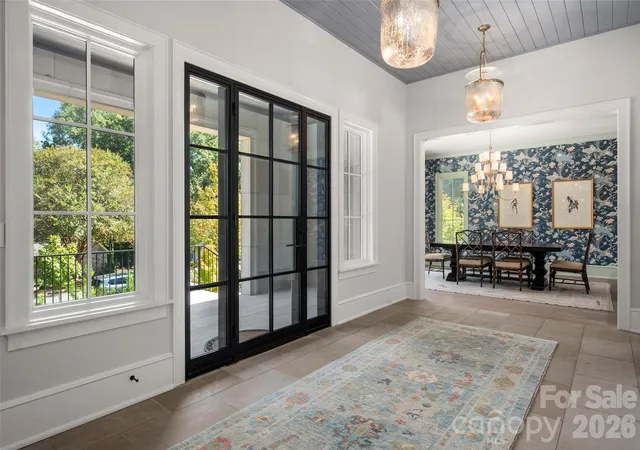 Photo 4 of Single family home for sale at 2111 Cortelyou Rd, Charlotte, NC 28211 | MLS# 4431155 | Listing updated on 2026-10-09