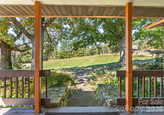 Photo 4 of Single family home for sale at 18 Mission Ln, Fairview, NC 28730 | MLS# 4431158 | Listing updated on 2026-10-28