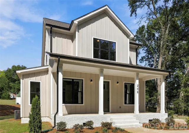 Photo 2 of Single family home for sale at 208 Excelsior St, Belmont, NC 28012 | MLS# 4431167 | Listing updated on 2026-10-05