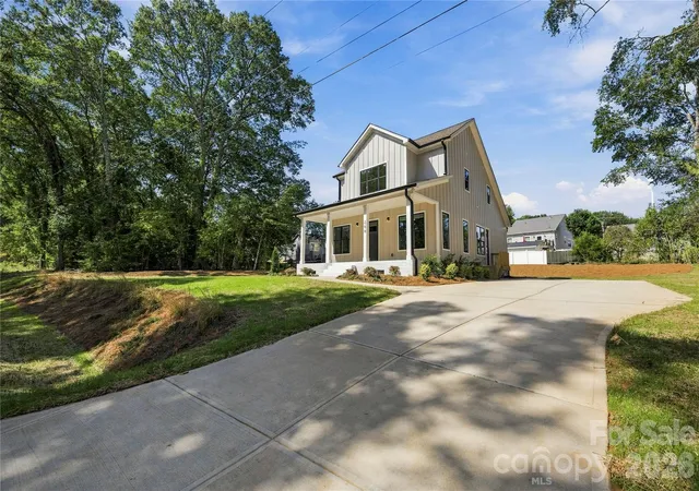 Photo 3 of Single family home for sale at 208 Excelsior St, Belmont, NC 28012 | MLS# 4431167 | Listing updated on 2026-10-05