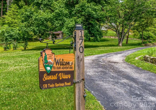 Photo 3 of Single family home for sale at 170 Twin Springs Rd, Hendersonville, NC 28792 | MLS# 4431168 | Listing updated on 2026-10-07