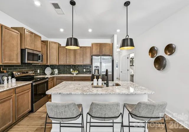 Photo 7 of Sale Pending at 7533 Ethora Way, Charlotte, NC 28216 | MLS# 4431171 | Listing updated on 2026-10-04
