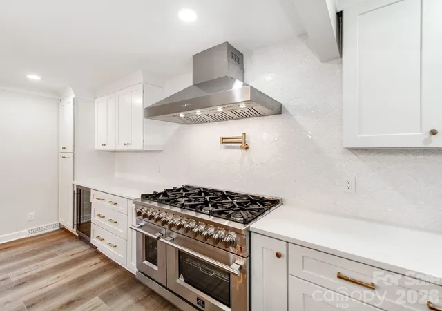 Photo 2 of Single family home for sale at 1632 Burtonwood Cir, Charlotte, NC 28212 | MLS# 4431178 | Listing updated on 2026-10-06