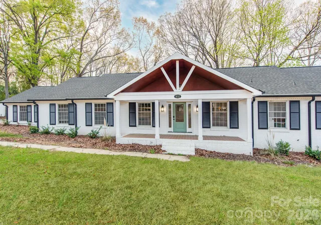Photo 4 of Single family home for sale at 1632 Burtonwood Cir, Charlotte, NC 28212 | MLS# 4431178 | Listing updated on 2026-10-06