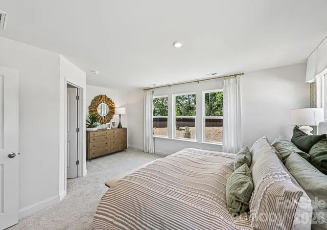 Photo 4 of Sale Pending at 7547 Ethora Way, Charlotte, NC 28216 | MLS# 4431187 | Listing updated on 2026-10-04