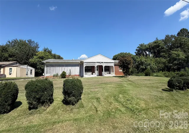 Photo 1 of Single family home for sale at 1517 Barcose St Sw, Lenoir, NC 28645 | MLS# 4431203 | Listing updated on 2026-10-04