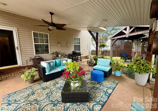 Photo 2 of Single family home for sale at 1969 8th Street Ln Se, Hickory, NC 28602 | MLS# 4431204 | Listing updated on 2026-10-07