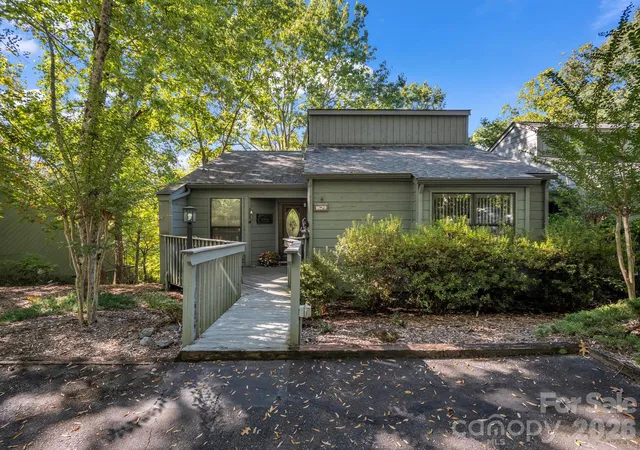 Photo 2 of Townhouse for sale at 121 Quail Run Ct #1629, Lake Lure, NC 28746 | MLS# 4431206 | Listing updated on 2026-10-10
