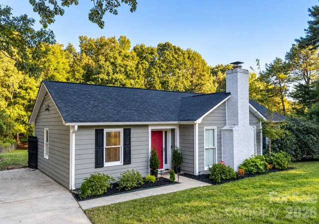 Photo 4 of Single family home for sale at 6201 Thermal Rd, Charlotte, NC 28211 | MLS# 4431208 | Listing updated on 2026-10-11