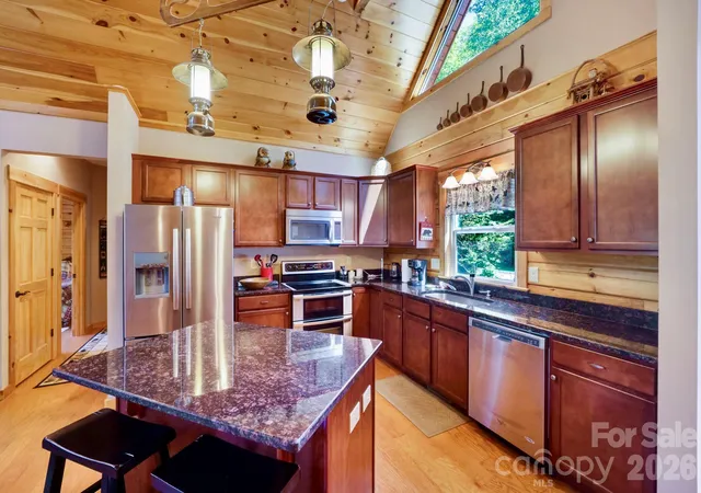 Photo 3 of Single family home for sale at 335 Mt Mitchell Dr, Burnsville, NC 28714 | MLS# 4431209 | Listing updated on 2026-10-04