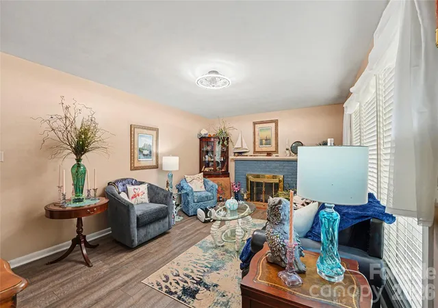 Photo 4 of Single family home for sale at 1410 36th Avenue Dr NE, Hickory, NC 28601 | MLS# 4431213 | Listing updated on 2026-10-04