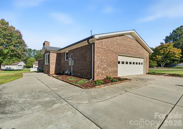 Photo 3 of Single family home for sale at 1690 NW Old Harmony Dr #3, Concord, NC 28027 | MLS# 4431218 | Listing updated on 2026-10-30