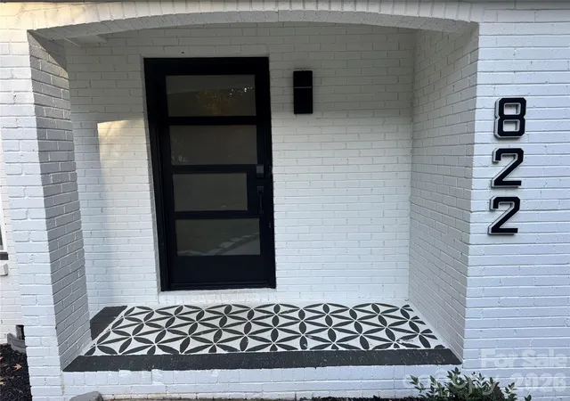 Photo 3 of Single family home for sale at 822 Ingraham Pl, Charlotte, NC 28270 | MLS# 4431219 | Listing updated on 2026-10-07