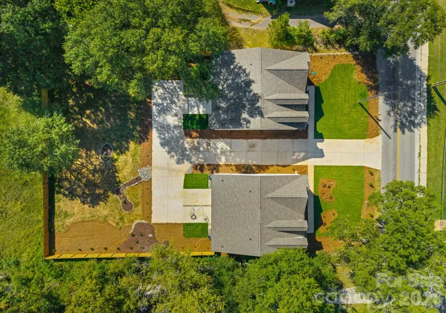 Photo 2 of Townhouse for sale at 634 N Modena St, Gastonia, NC 28054 | MLS# 4431220 | Listing updated on 2026-10-06