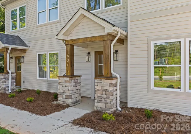 Photo 3 of Townhouse for sale at 634 N Modena St, Gastonia, NC 28054 | MLS# 4431220 | Listing updated on 2026-10-04