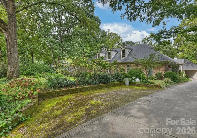 Photo 2 of Sale Pending at 3632 Chevington Rd, Charlotte, NC 28226 | MLS# 4431226 | Listing updated on 2026-10-26