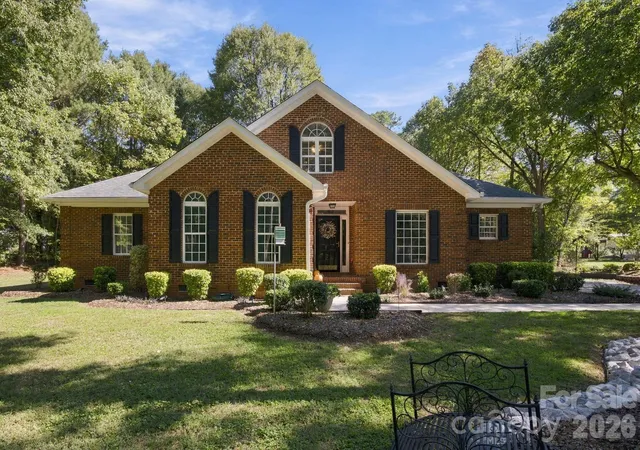 Photo 2 of Single family home for sale at 6611 Providence Rd S, Waxhaw, NC 28173 | MLS# 4431228 | Listing updated on 2026-10-18