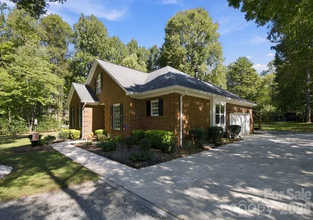 Photo 3 of Single family home for sale at 6611 Providence Rd S, Waxhaw, NC 28173 | MLS# 4431228 | Listing updated on 2026-10-18