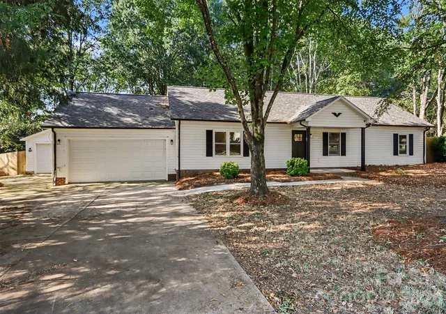 Photo 1 of Single family home for sale at 3758 Fieldcrest Cir Nw, Concord, NC 28027 | MLS# 4431233 | Listing updated on 2026-10-10