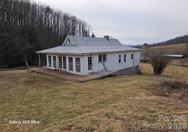 Photo 3 of Single family home for sale at 664 Water St, Bakersville, NC 28705 | MLS# 4431236 | Listing updated on 2026-10-05