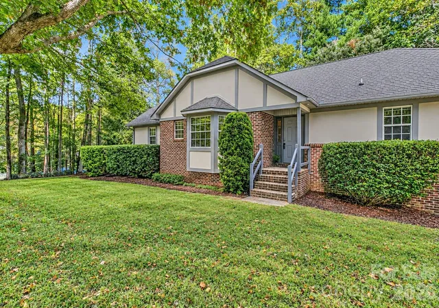 Photo 2 of Single family home for sale at 3111 Essex Path, Hendersonville, NC 28791 | MLS# 4431241 | Listing updated on 2026-10-09