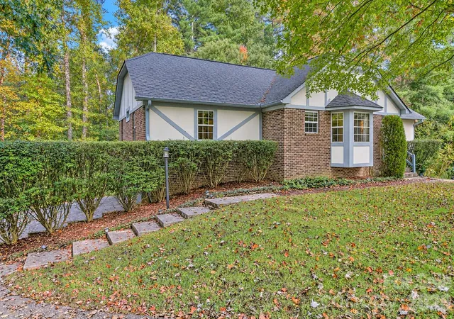 Photo 3 of Single family home for sale at 3111 Essex Path, Hendersonville, NC 28791 | MLS# 4431241 | Listing updated on 2026-10-09
