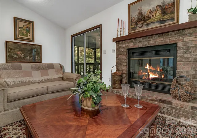 Photo 4 of Single family home for sale at 3111 Essex Path, Hendersonville, NC 28791 | MLS# 4431241 | Listing updated on 2026-10-09
