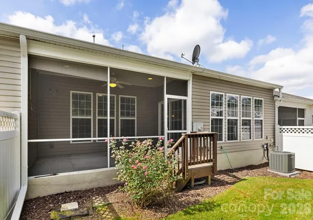 Photo 3 of Townhouse for sale at 9018 Smokey Hl Ln, Fort Mill, SC 29707 | MLS# 4431242 | Listing updated on 2026-10-09