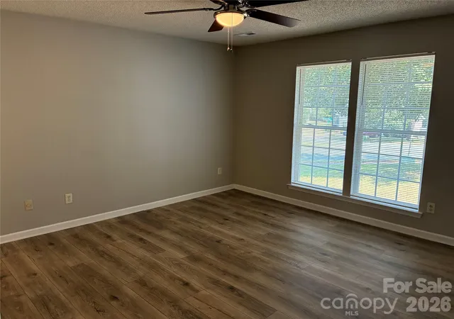 Photo 1 of Single family home for sale at 5305 Starflower Dr, Charlotte, NC 28215 | MLS# 4431245 | Listing updated on 2026-10-04