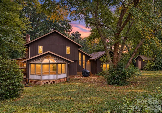 Photo 2 of Single family home for sale at 621 Georgia Ave, Statesville, NC 28677 | MLS# 4431268 | Listing updated on 2026-10-18