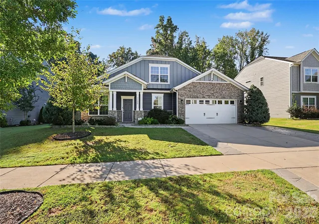 Photo 1 of Single family home for sale at 7420 Tullamore Glen Dr, Huntersville, NC 28078 | MLS# 4431283 | Listing updated on 2026-10-07