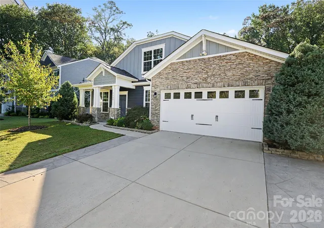 Photo 2 of Single family home for sale at 7420 Tullamore Glen Dr, Huntersville, NC 28078 | MLS# 4431283 | Listing updated on 2026-10-07
