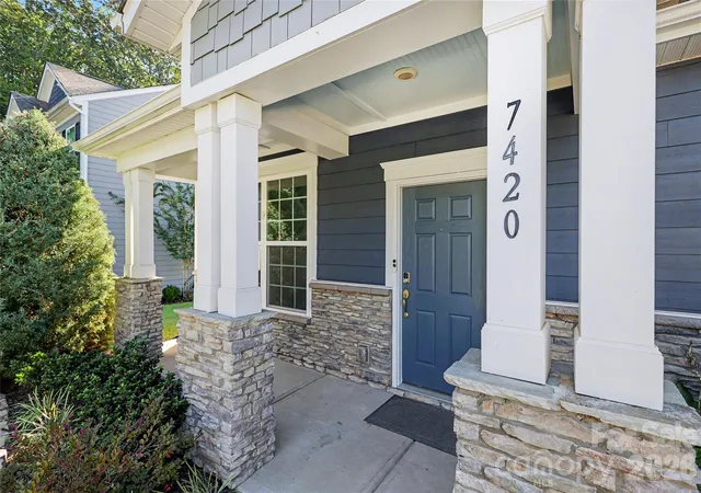 Photo 3 of Single family home for sale at 7420 Tullamore Glen Dr, Huntersville, NC 28078 | MLS# 4431283 | Listing updated on 2026-10-07