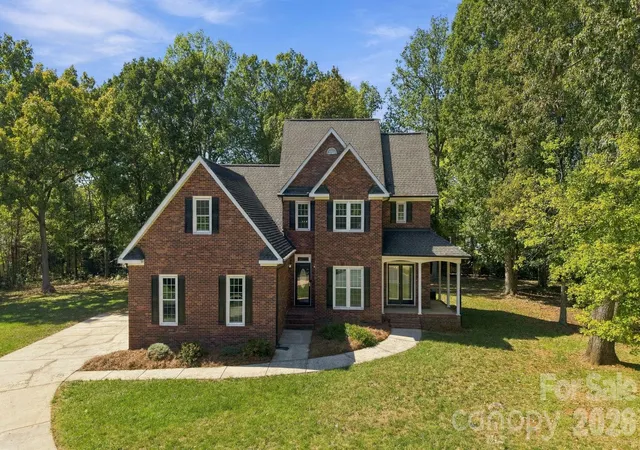 Photo 1 of Single family home for sale at 1471 Porch Swing Ln, Matthews, NC 28104 | MLS# 4431288 | Listing updated on 2026-10-18