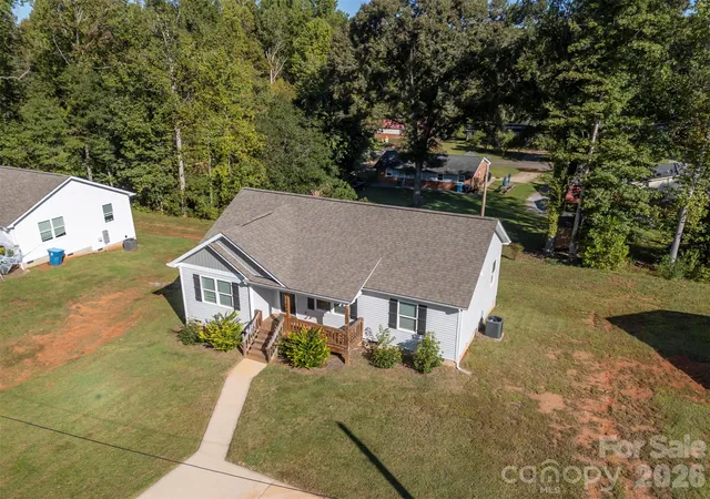 Photo 4 of Single family home for sale at 109 Orchard St, Forest City, NC 28043 | MLS# 4431289 | Listing updated on 2026-10-08
