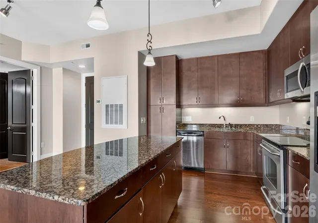 Photo 3 of Condo for sale at 4620 Piedmont Row Rd #508, Charlotte, NC 28210 | MLS# 4431297 | Listing updated on 2026-10-23