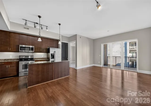 Photo 4 of Condo for sale at 4620 Piedmont Row Rd #508, Charlotte, NC 28210 | MLS# 4431297 | Listing updated on 2026-10-23