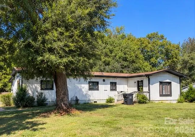 Single family home for sale at 420 Donna Ave, Gastonia, NC 28052 | MLS# 4431299