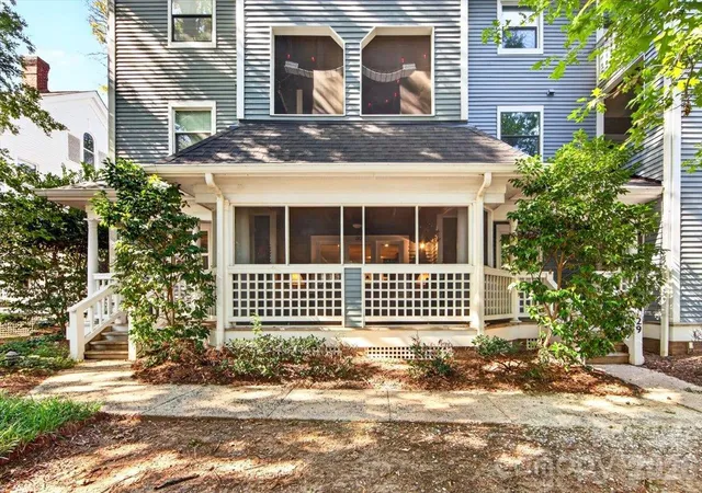 Listing Photo 4 - Condo for sale in building located at 300 E Park Ave, Charlotte, NC 28203 - Unit #30