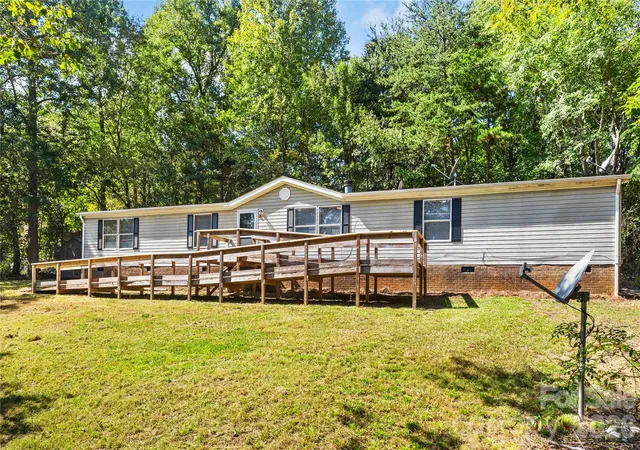 Single family home for sale at 3285 Falcon Ridge Rd, Maiden, NC 28650 | MLS# 4431306