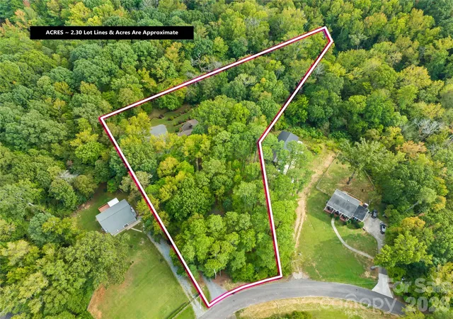 Photo 4 of Single family home for sale at 16208 Deepwood Pl, Indian Trail, NC 28079 | MLS# 4431309 | Listing updated on 2026-10-08
