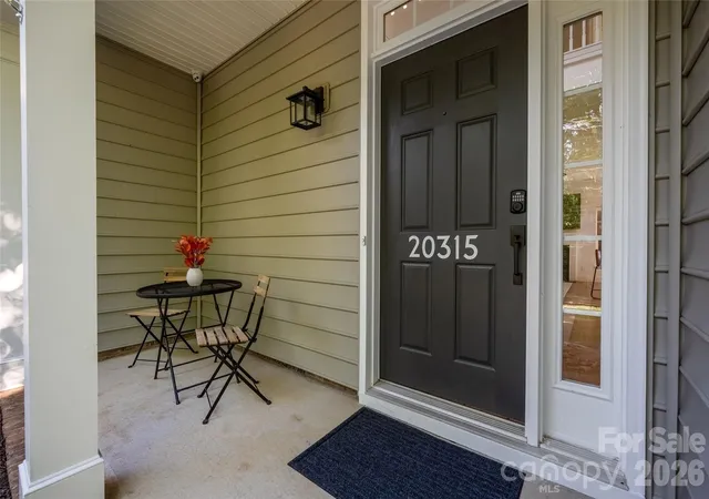 Photo 3 of Single family home for sale at 20315 Southshore Dr, Cornelius, NC 28031 | MLS# 4431312 | Listing updated on 2026-10-27