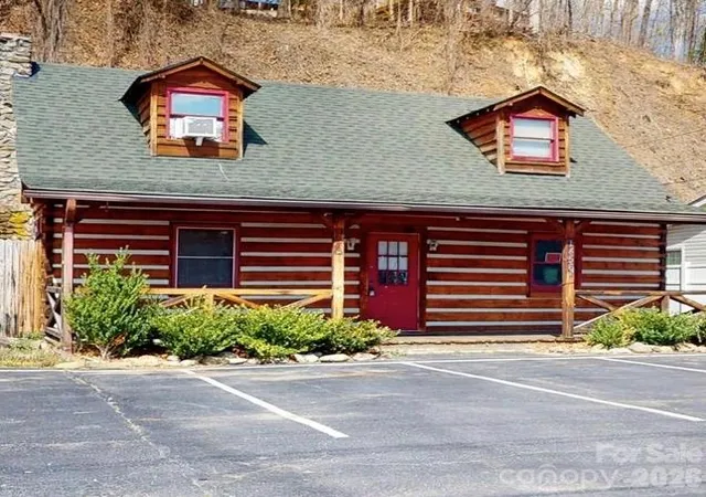 Photo 1 of Single family home for sale at 1456 Dellwood Rd, Waynesville, NC 28786 | MLS# 4431313 | Listing updated on 2026-10-04